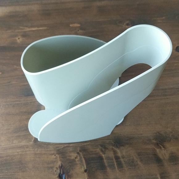Tupperware Napkin and salt and pepper holder